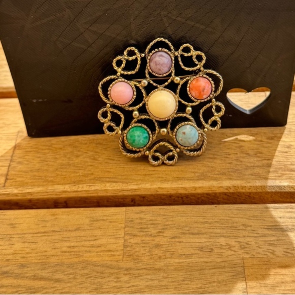 Sarah Coventry vintage brooch with multicolored faux stone cabochons